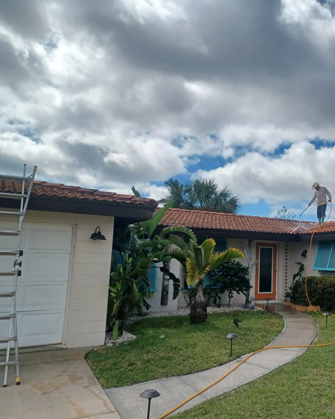 How Long Does It Take To Soft Wash a Roof in Cape Coral?
